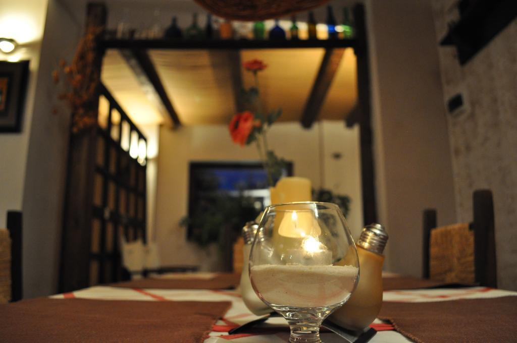 Bistro-Pension La Teleferic Sinaia Exteriör bild