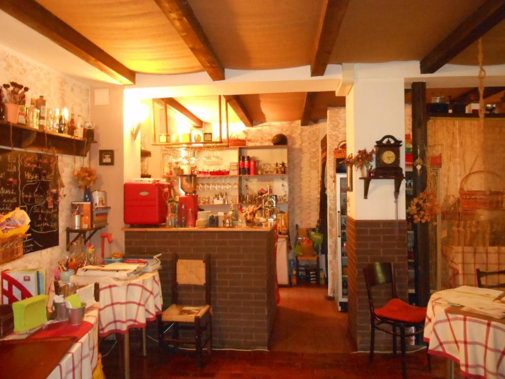 Bistro-Pension La Teleferic Sinaia Exteriör bild